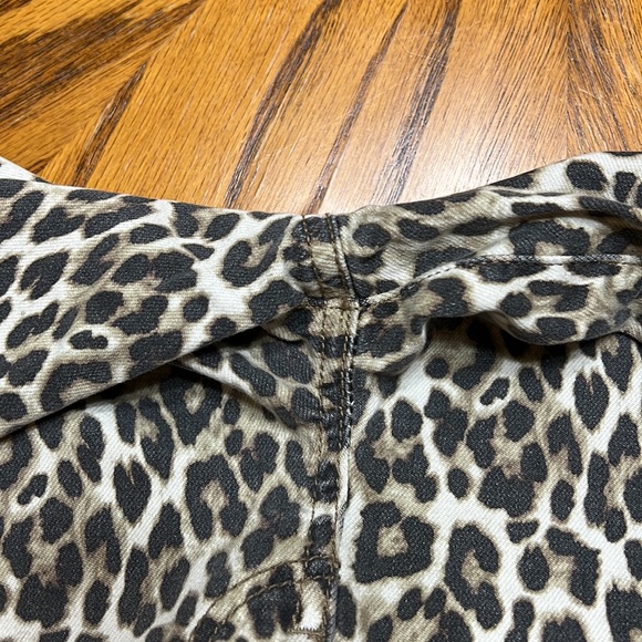 American Eagle next level stretch leopard print hi Raz checking‘s size 2 - Picture 8 of 8